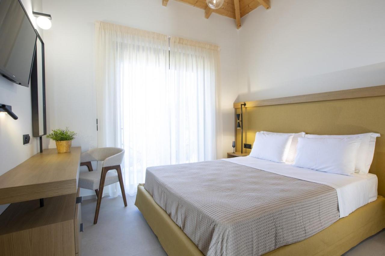 Inorato - Luxury Villa With Private Swimming Pool Kalamitsi  Ngoại thất bức ảnh